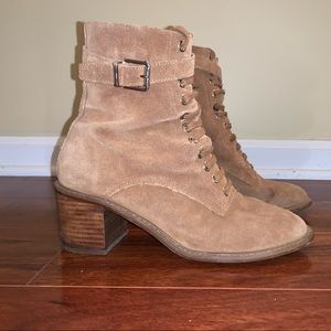 URBAN OUTFITTERS Tan Suede Boots